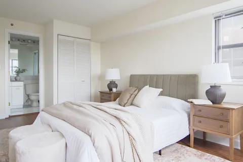 $779,000 | 931 Massachusetts Avenue, Unit 902, Cambridge, MA 02139