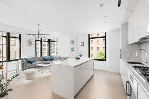 $2,395,000 | 212 West 95th Street, Unit 4A | Upper West Side