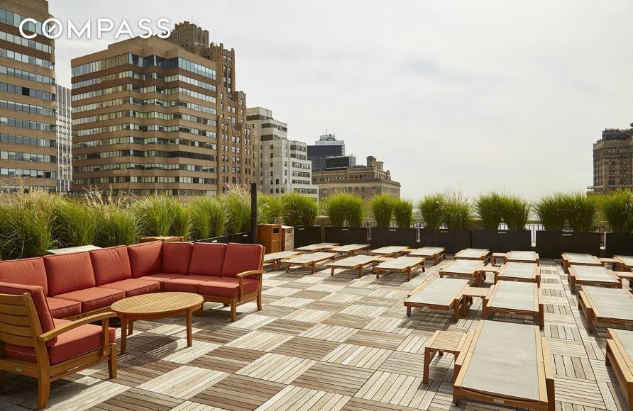 88 Greenwich Street, Unit 1023 Manhattan, NY 10006 - Photo 9 of 20 a view of a terrace
