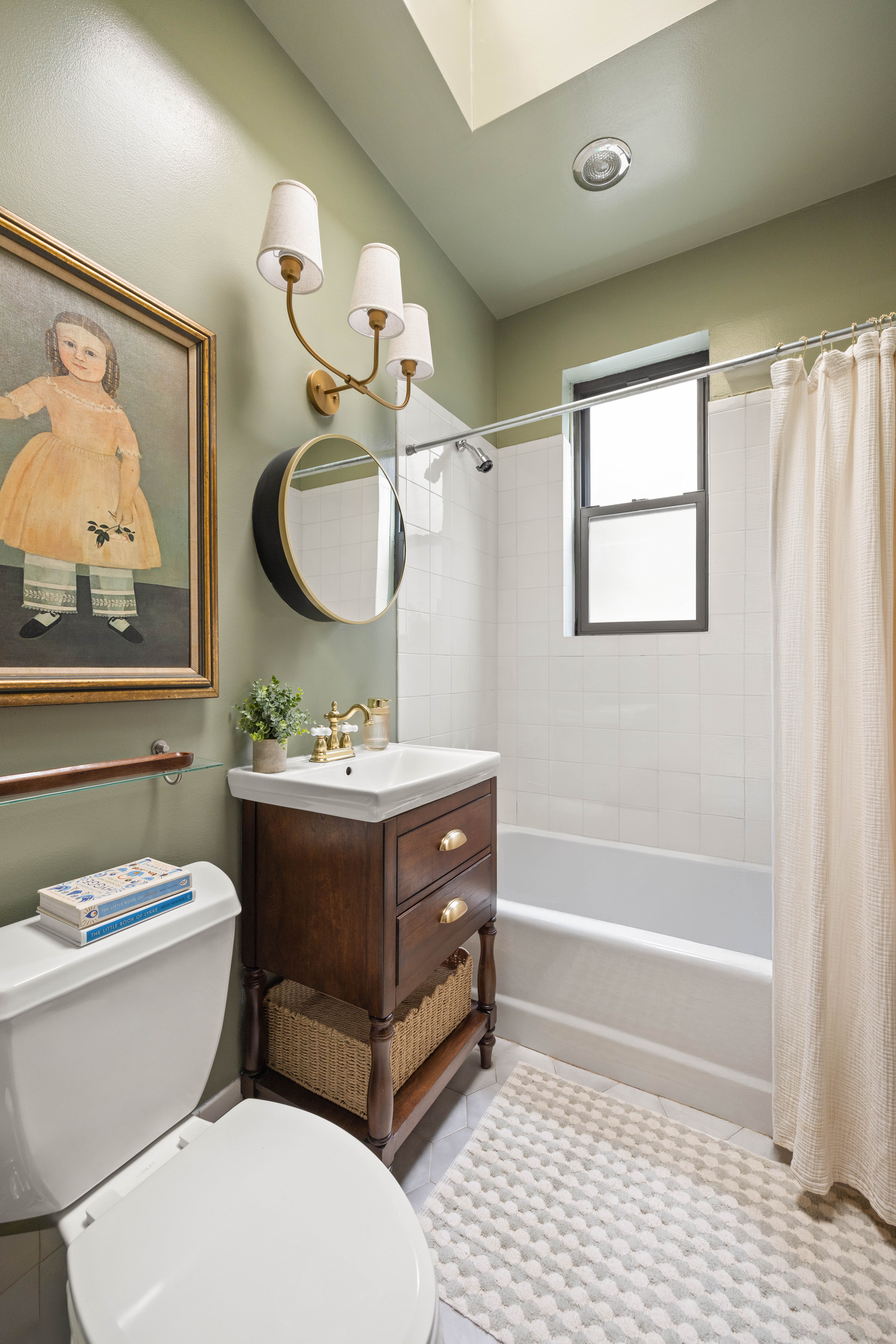 240 Prospect Place, Unit 9 Brooklyn, NY 11238 - Photo 9 of 11 a bathroom with a sink a toilet and tub