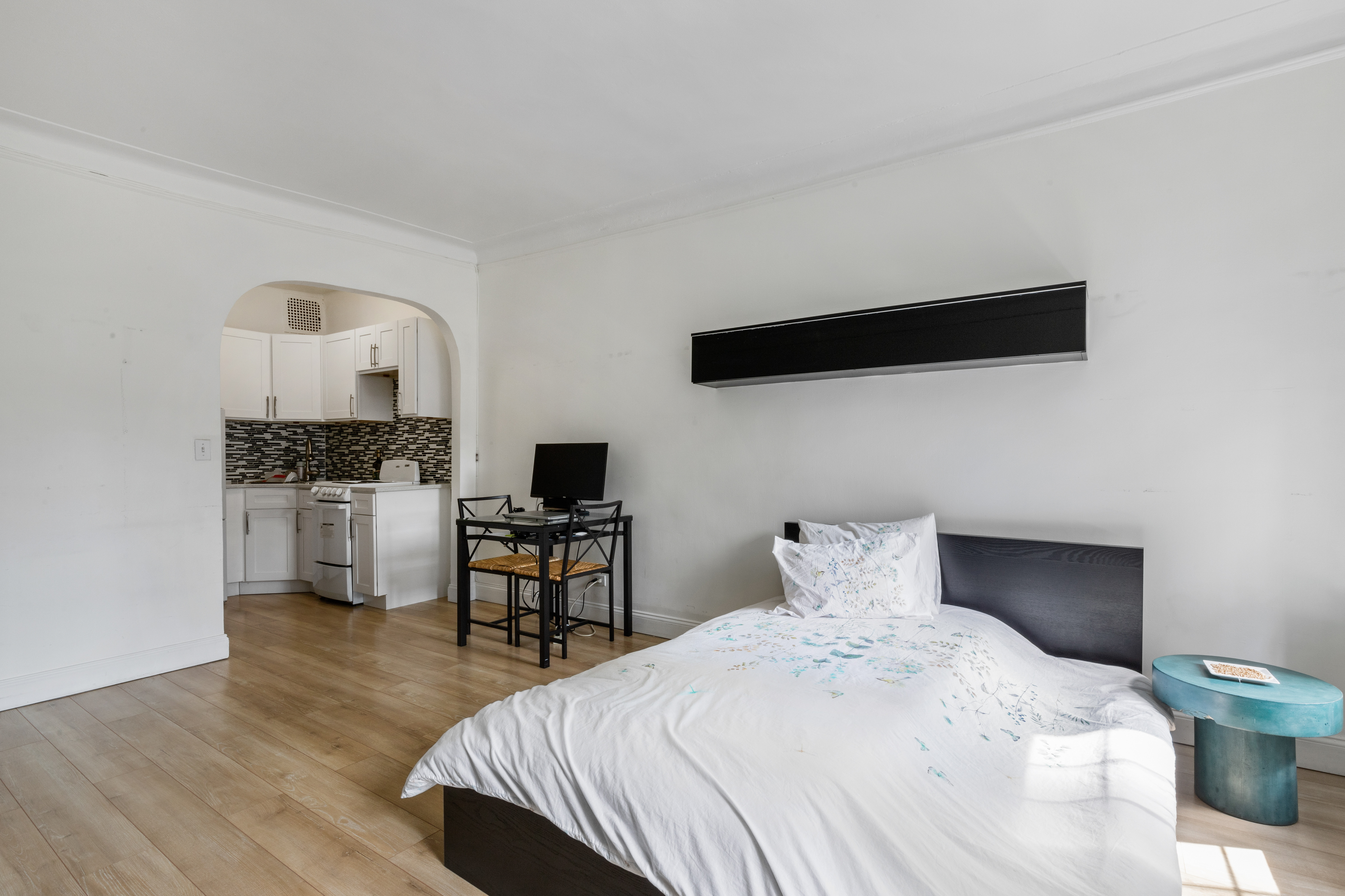 233 East 54th Street, Unit 4D Manhattan, NY 10022 - Photo 2 of 9