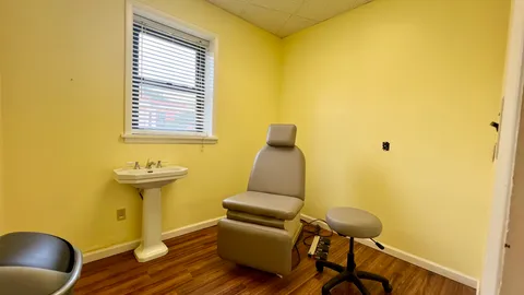 $1,600 | 29 Glen Cove Avenue, Unit 102, Glen Cove, NY 11542