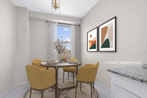 $899,000 | 370 Ocean Parkway, Unit 8H | Kensington