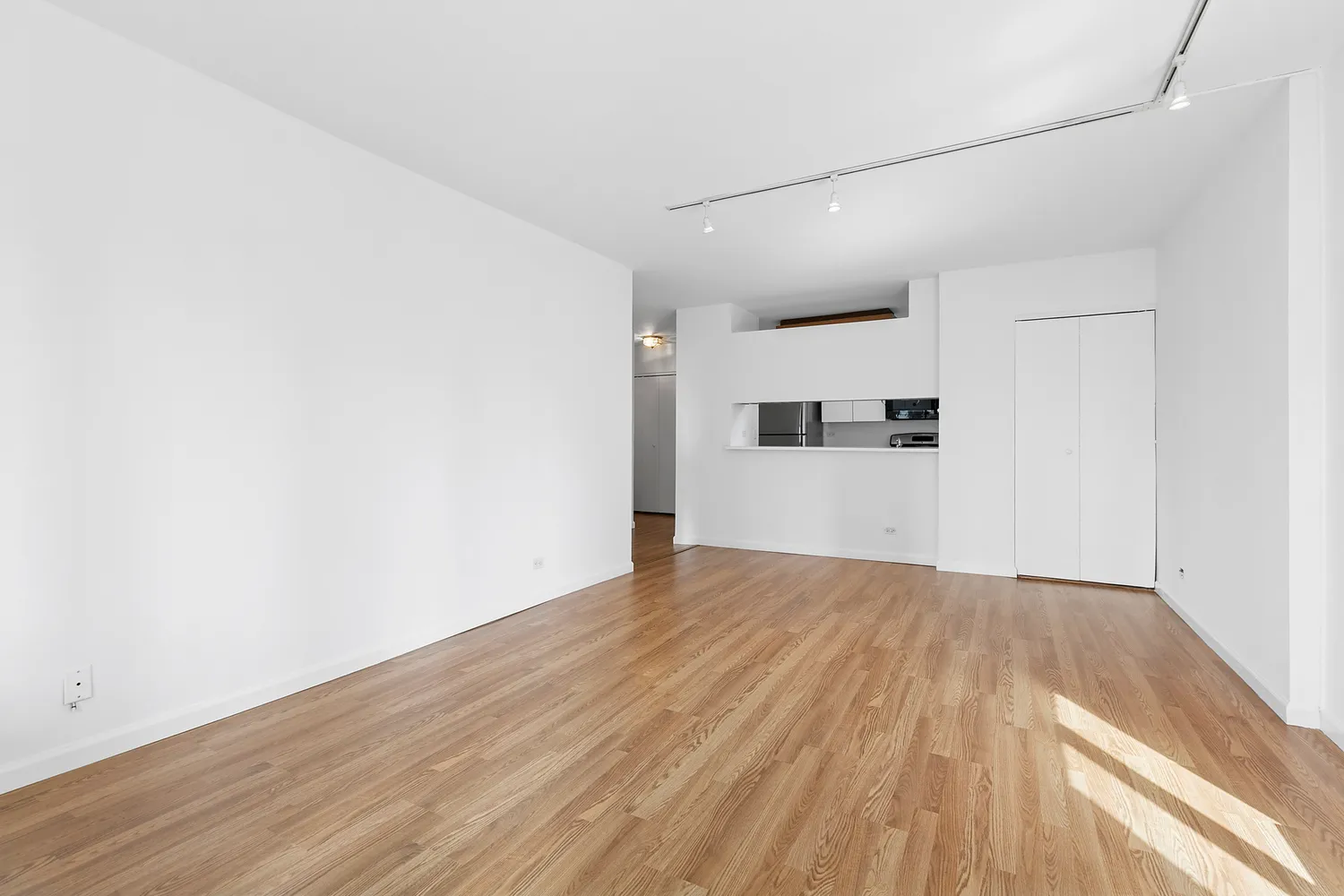 $1,150,000 | 157 East 32nd Street, Unit 8B | Kips Bay