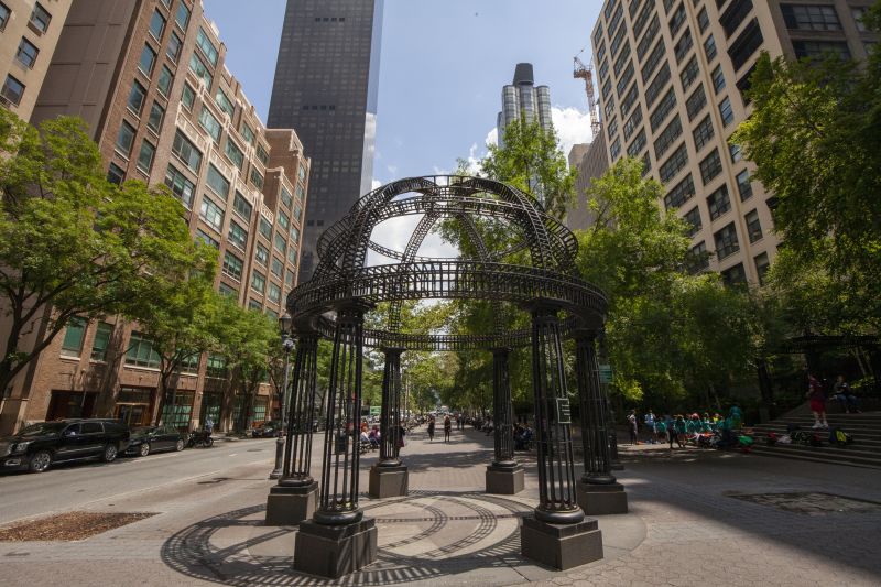 240 East 47th Street, Unit 16CD Manhattan, NY 10017 - Photo 8 of 12 a front view of a building with street view