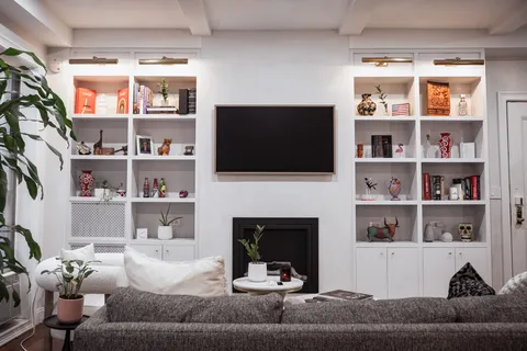 $1,250,000 | 321 West 55th Street, Unit 41 | Hell's Kitchen