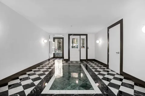 $10,000 | 20 East 66th Street, Unit 2A | Lenox Hill