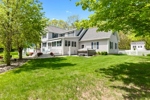 Contact Agent | 5 Jamaica Lane, Haverhill, MA 01830