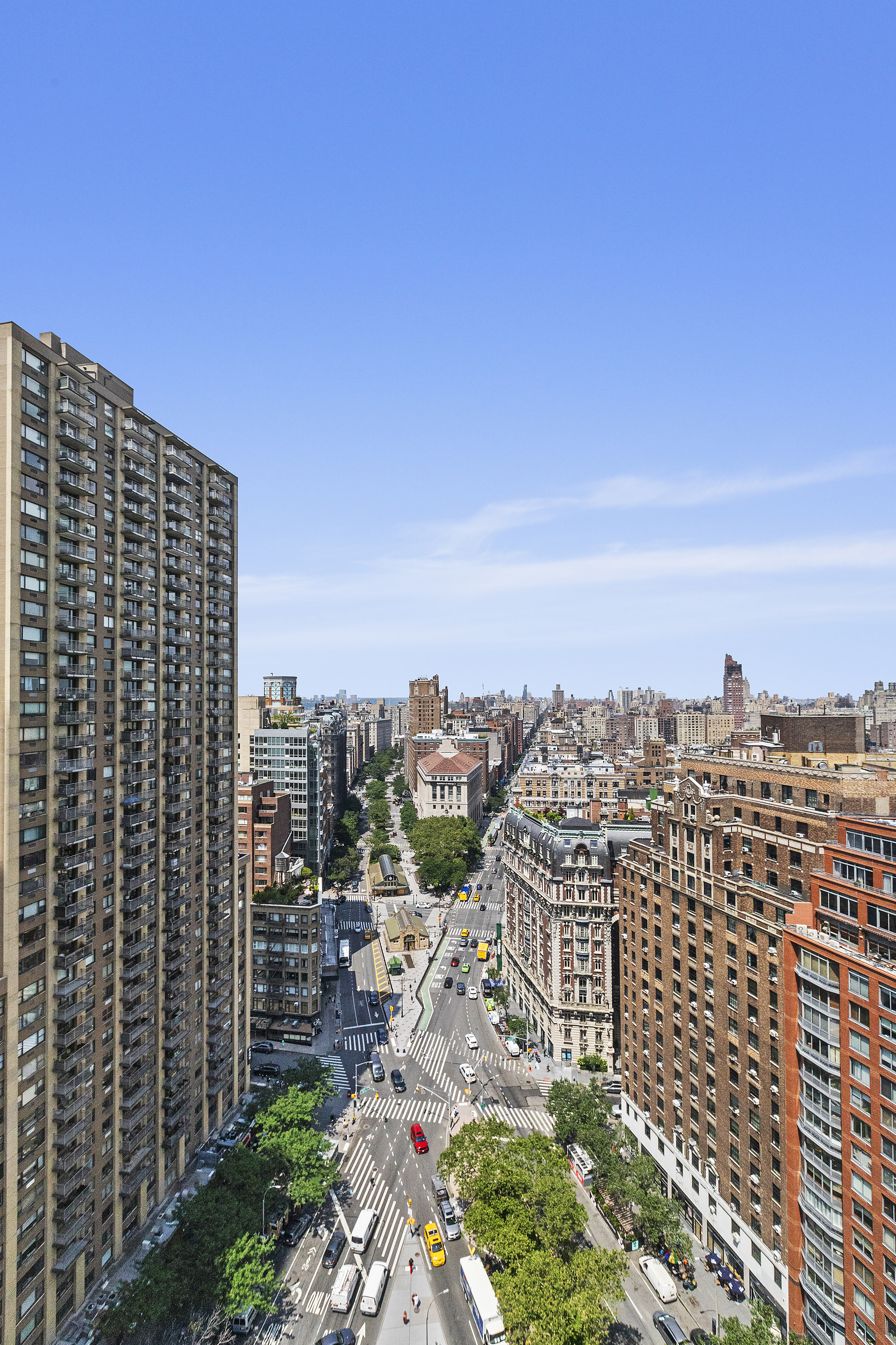 2025 Broadway, Unit 27F Manhattan, NY 10023 - Photo 12 of 13