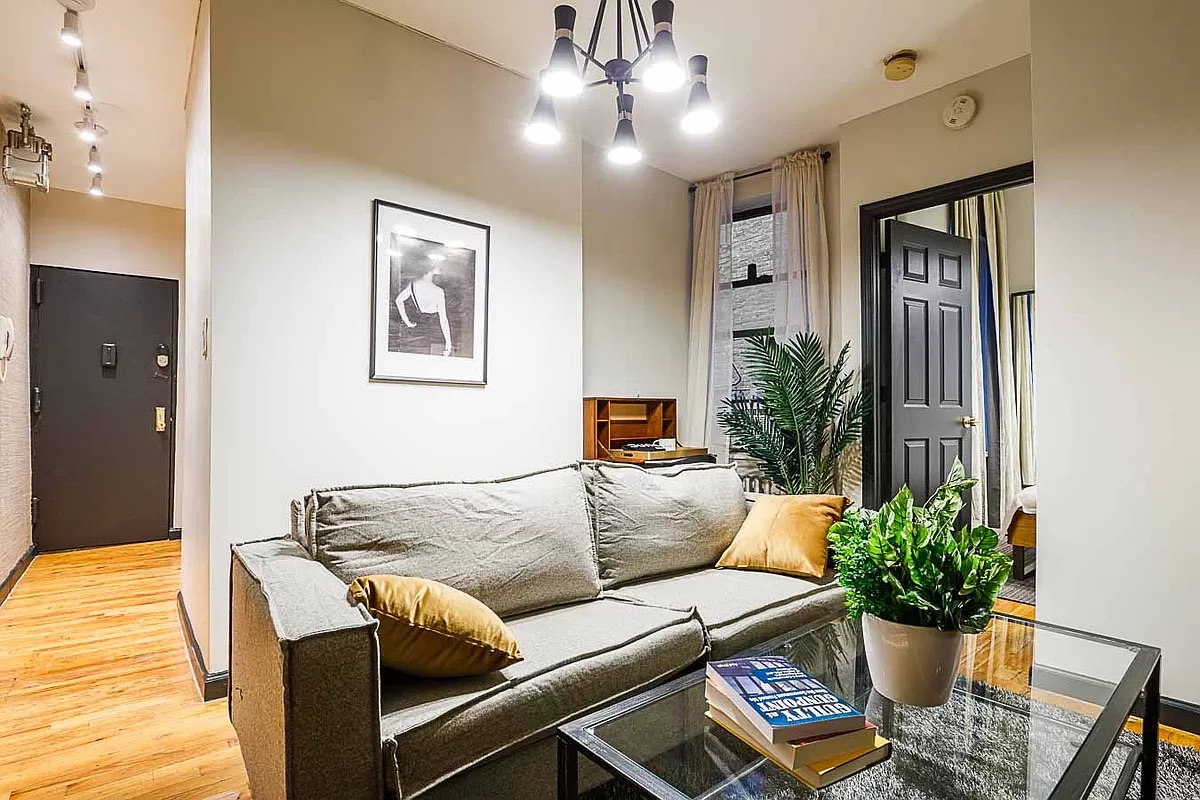 317 East 75th Street, Unit 22 Manhattan, NY 10021 - Photo 3 of 7