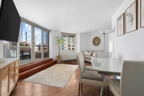 $3,995 | 206 East 95th Street, Unit 5C | Upper East Side