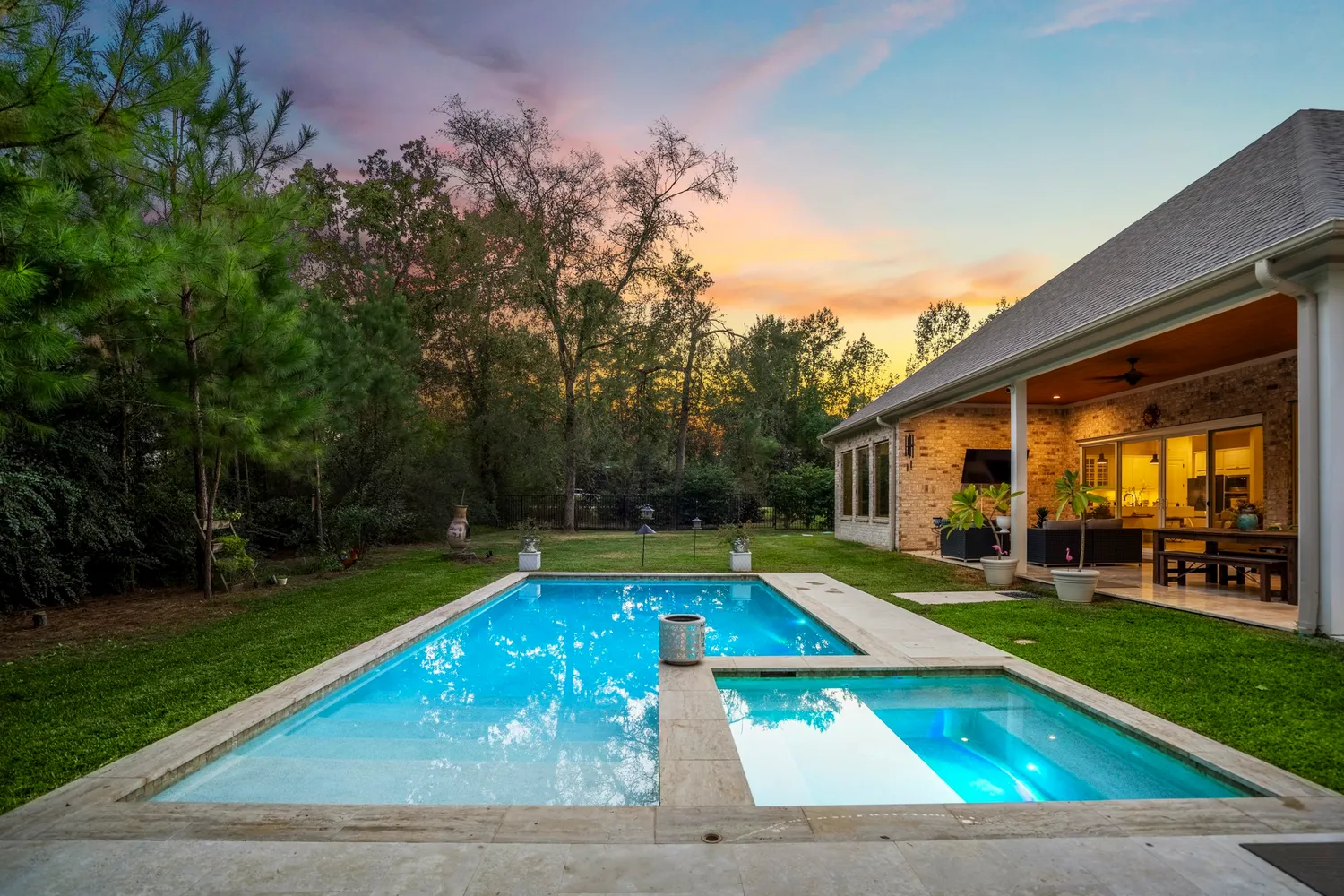 $879,999 | 25202 Wilkes Park Road, Tomball, TX 77375