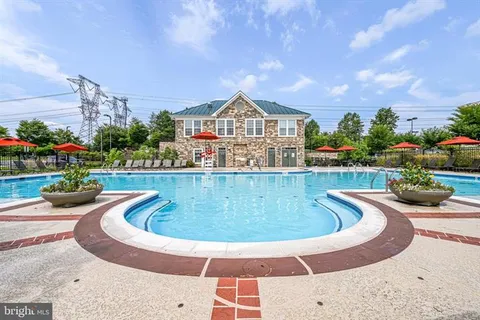 $320,000 | 24682 Byrne Meadow Square, Aldie, VA 20105