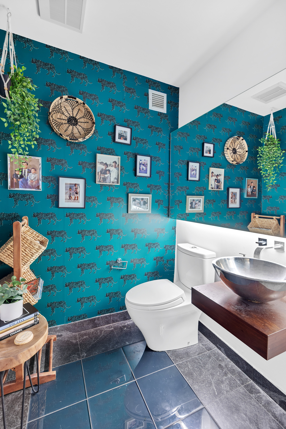 247 West 46th Street, Unit 2501 Manhattan, NY 10036 - Photo 5 of 6 a view of a chairs and table in a backyard