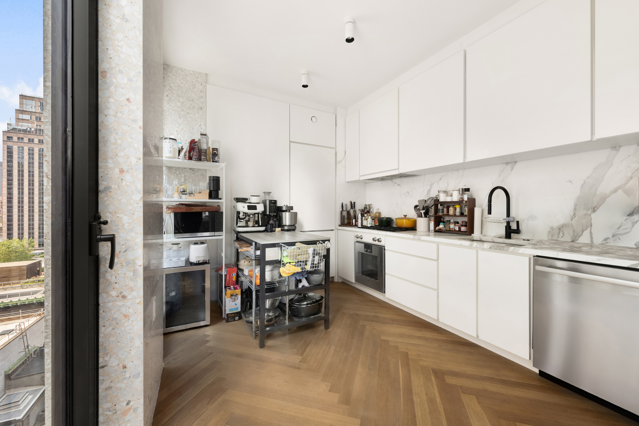 16 West 40th Street, Unit 22B Manhattan, NY 10018 - Photo 3 of 7 Gallery Image 3