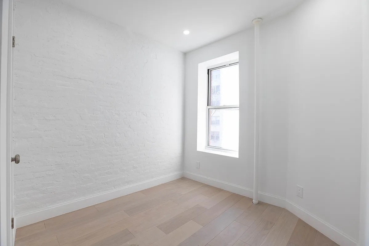 357 West 22nd Street, Unit 4 Manhattan, NY 10011 - Photo 6 of 12
