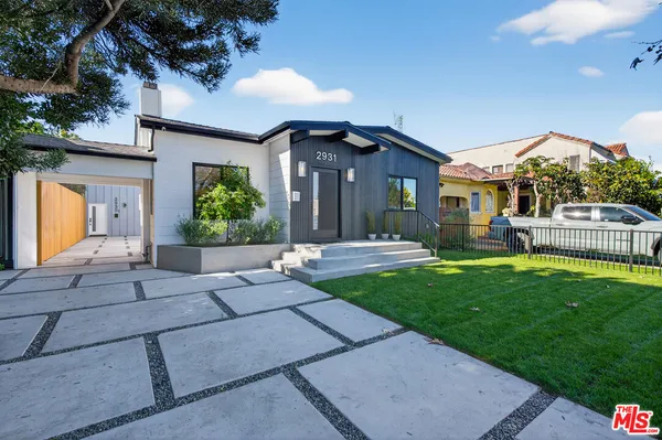 $1,349,000 | 2931 South Bronson Avenue, Los Angeles, CA 90018