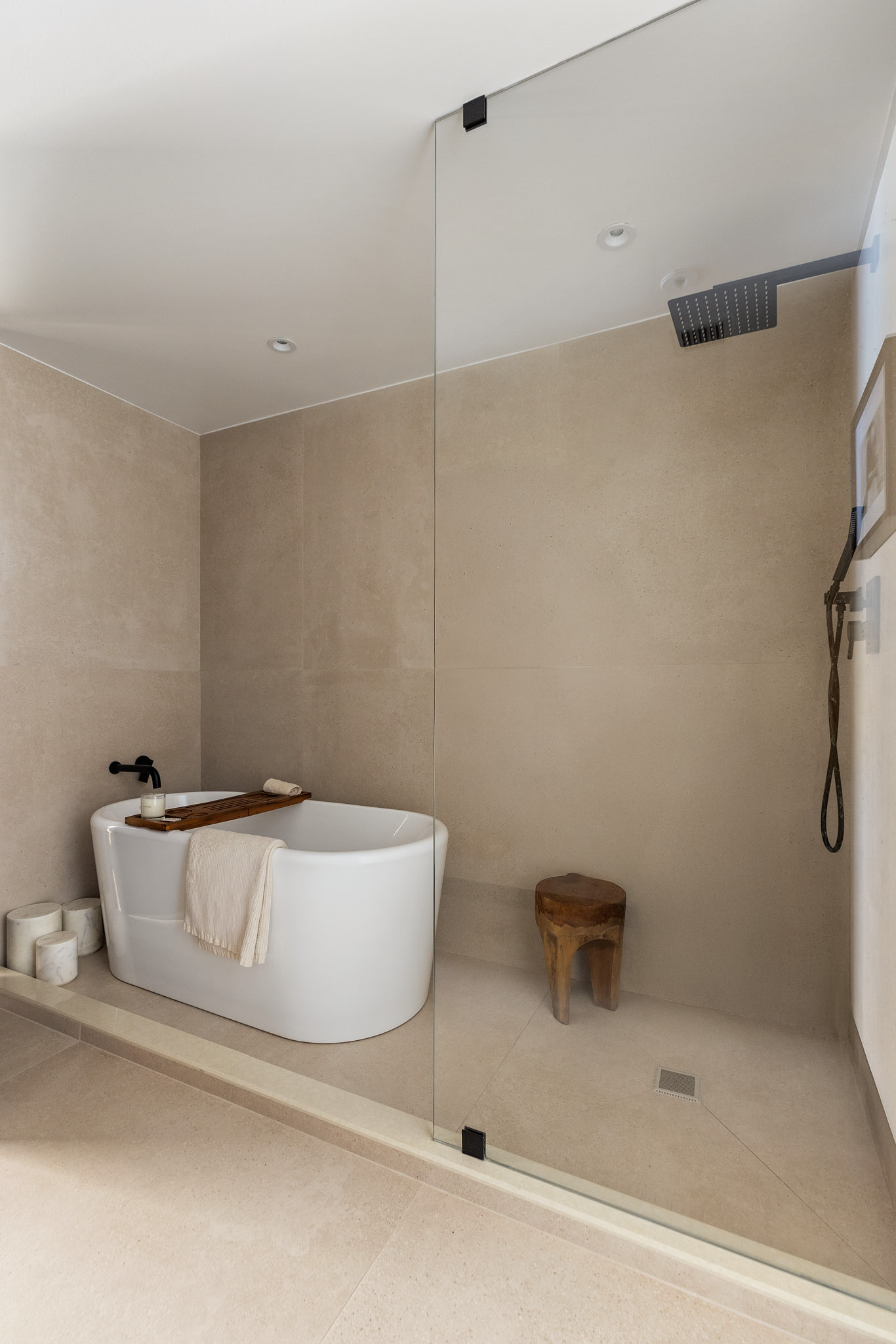 51 Jay Street, Unit 2A Brooklyn, NY 11201 - Photo 7 of 15 a bathroom with a bathtub