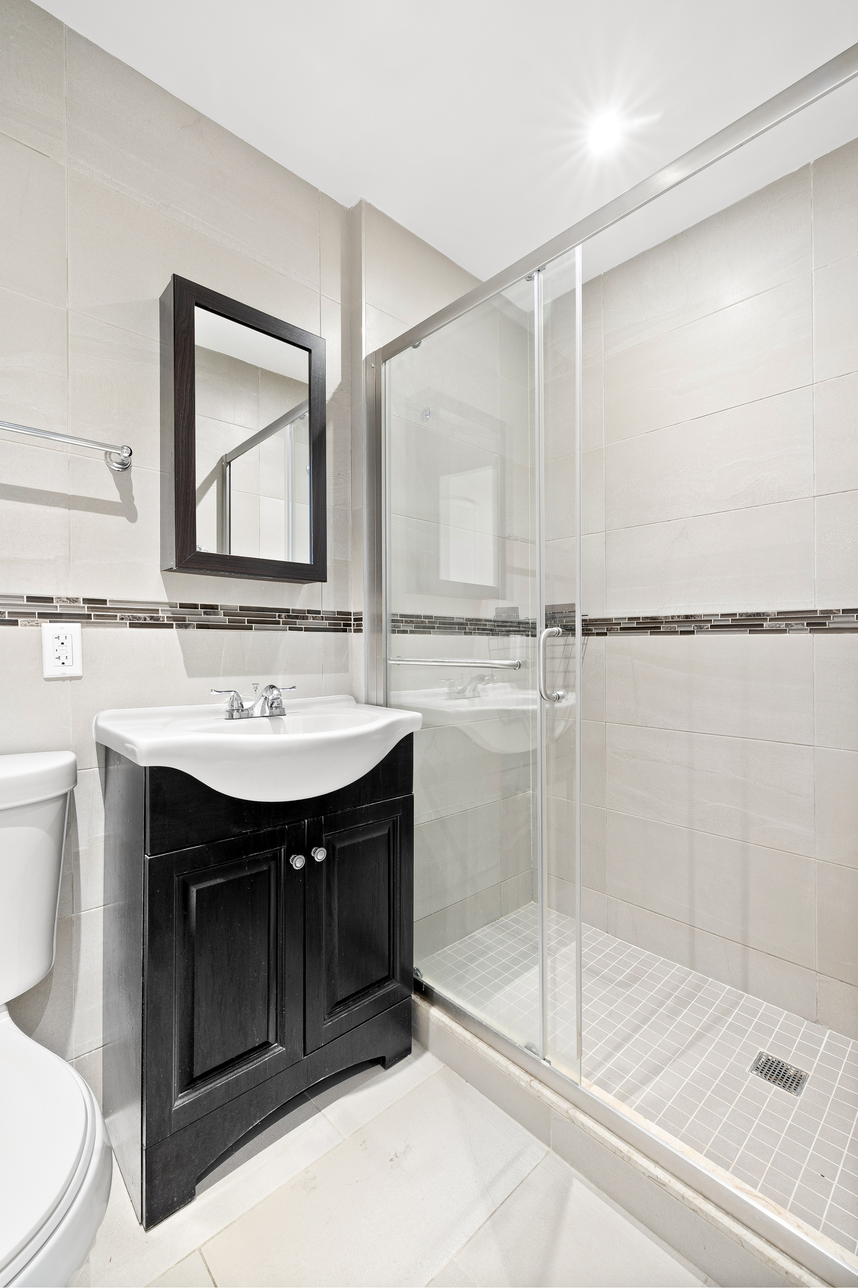 131 Eldridge Street, Unit 2B Manhattan, NY 10002 - Photo 8 of 9