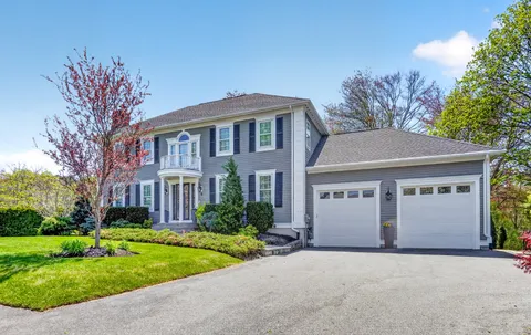 $1,265,000 | 2 Heritage Lane, Saugus, MA 01906