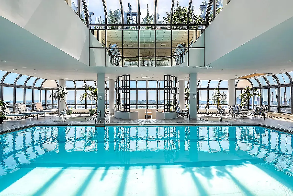 530 East 76th Street, Unit PH36/37E Manhattan, NY 10021 - Photo 21 of 29 a view of a city from a balcony