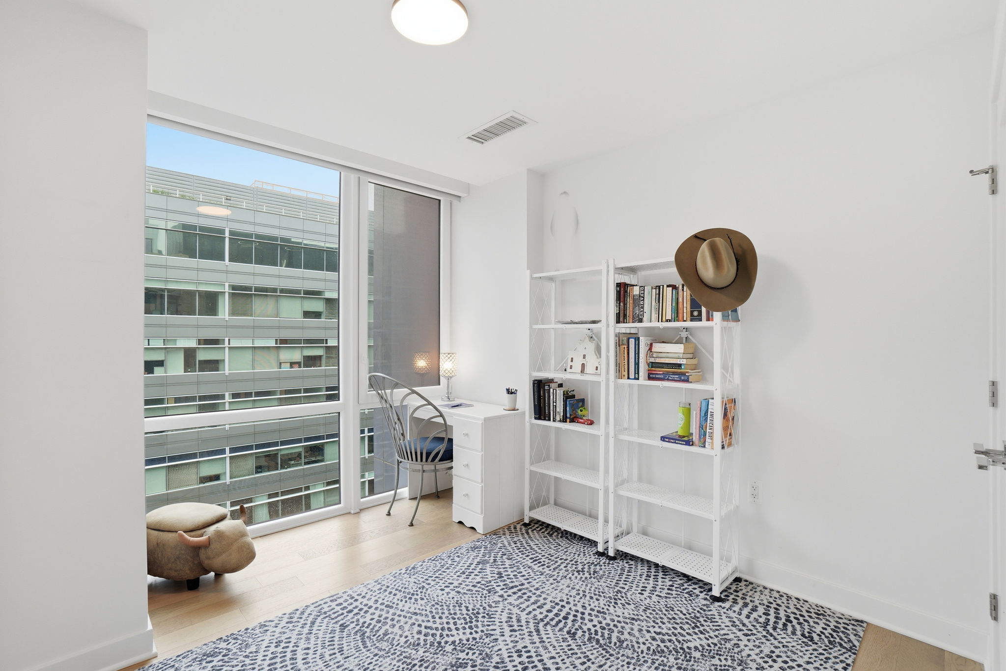 37 L Street Southeast, Unit 902 Washington, DC 20003 - Photo 20 of 44