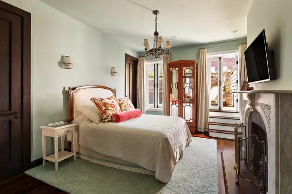 $16,995,000 | 42 Barrow Street | West Village