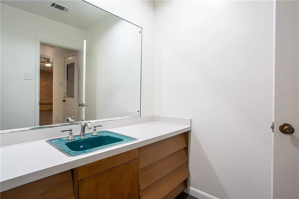 616 Edgefield Road Fort Worth, TX 76107 - Photo 24 of 35