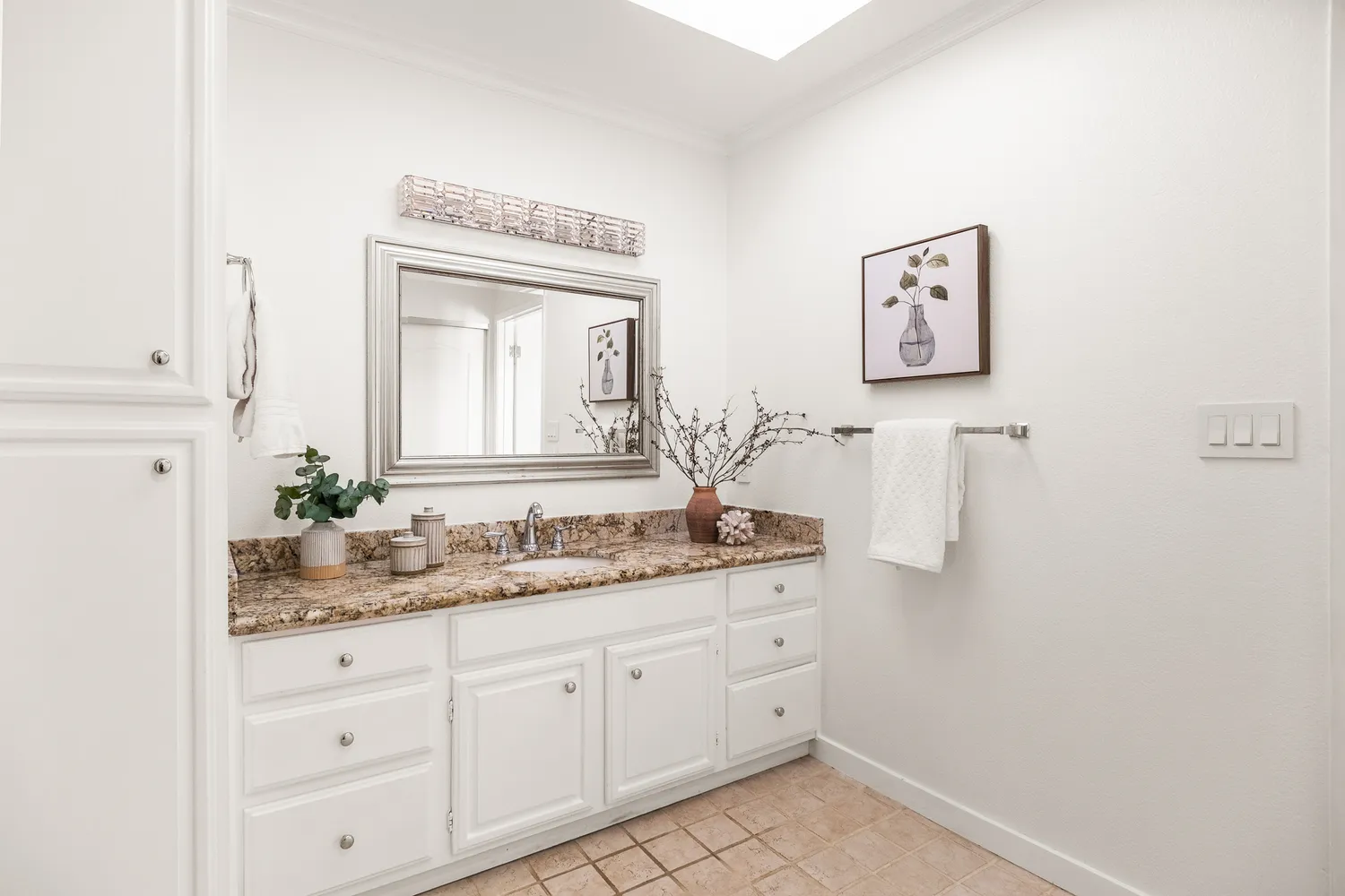 $895,000 | 1500 Willow Avenue, Unit 301, Burlingame, CA 94010