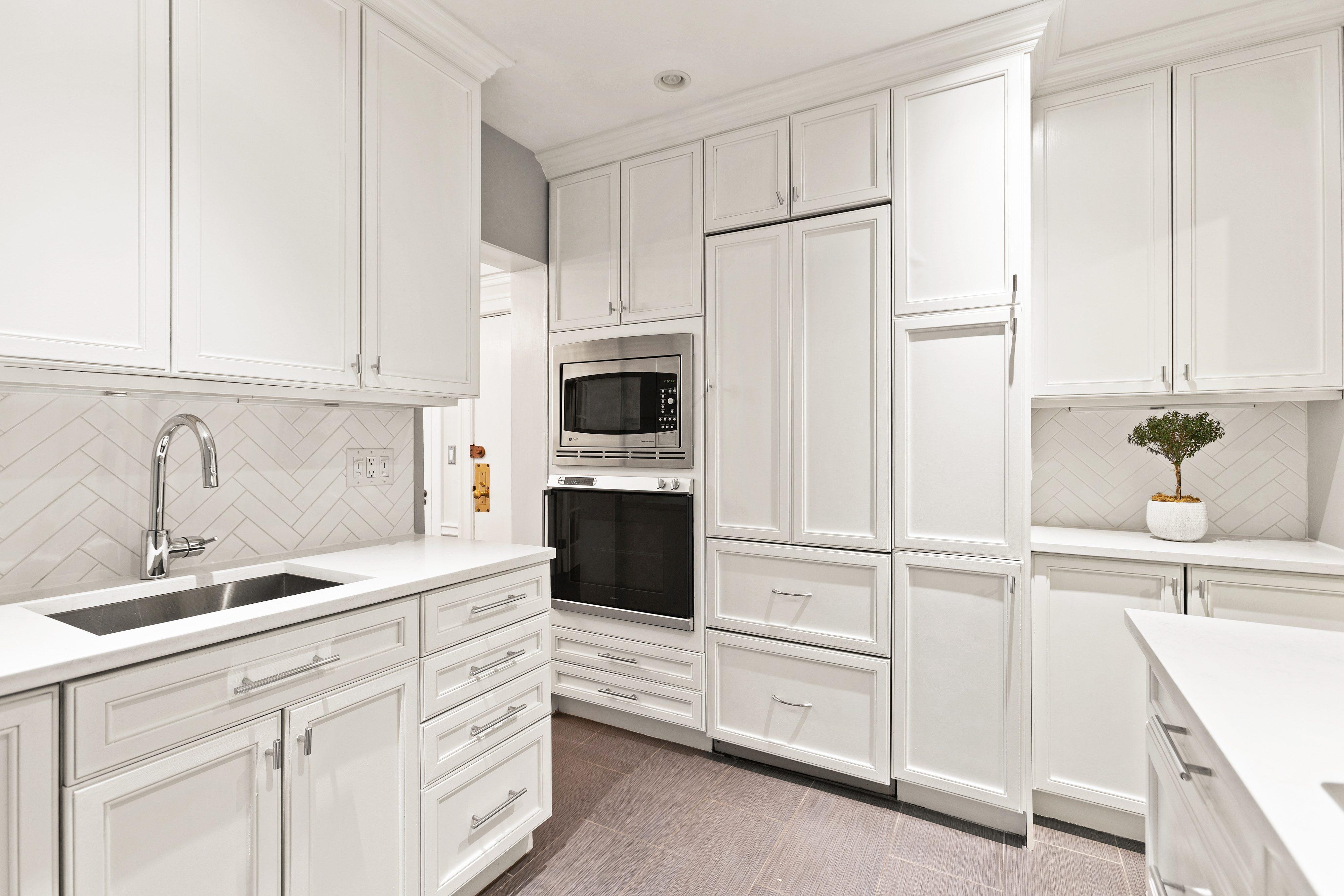180 Commonwealth Avenue, Unit 7 Boston, MA 02116 - Photo 3 of 13 Gallery Image 3