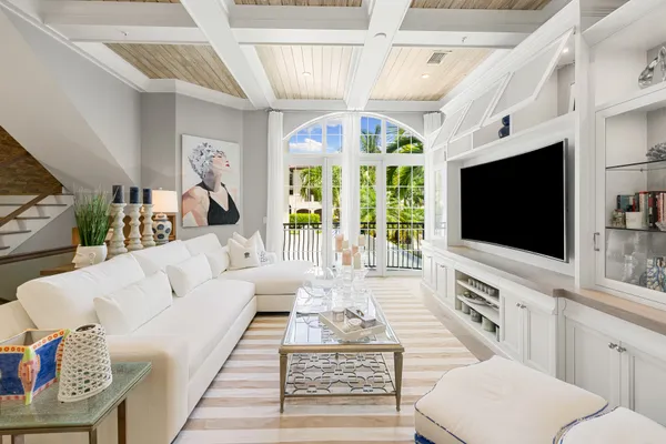 $3,800,000 | 510 2nd Street South, Unit 102, Naples, FL 34102