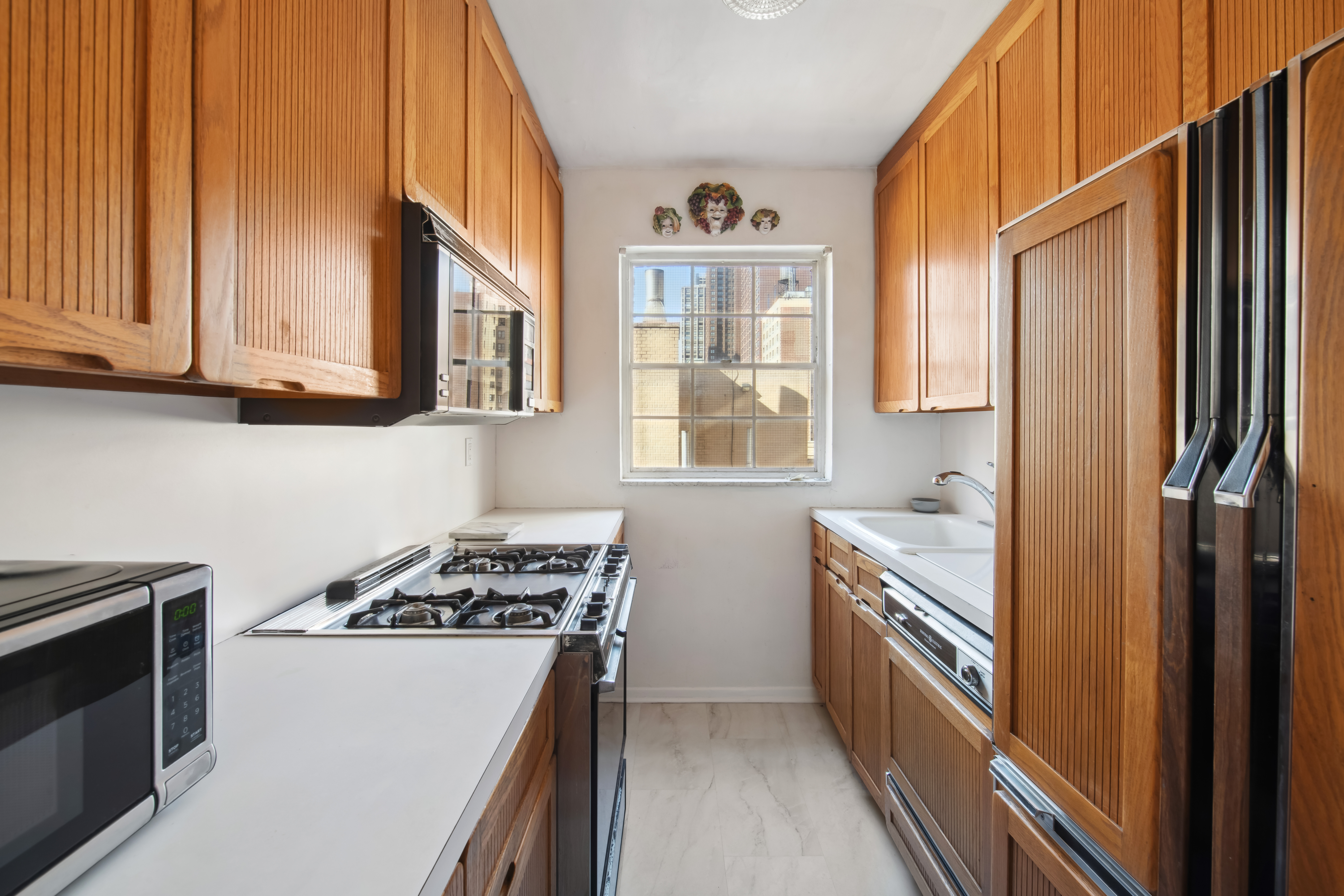 311 East 71st Street, Unit 8G Manhattan, NY 10021 - Photo 7 of 15
