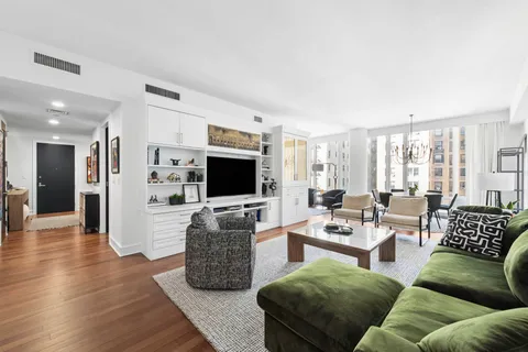 $3,375,000 | 245 West 99th Street, Unit 8A | Upper West Side
