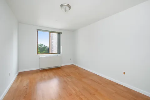 $650,000 | 3800 Blackstone Avenue, Unit 5S | Riverdale