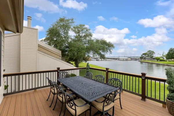 $449,000 | 3930 Knollcrest Drive, Montgomery, TX 77356