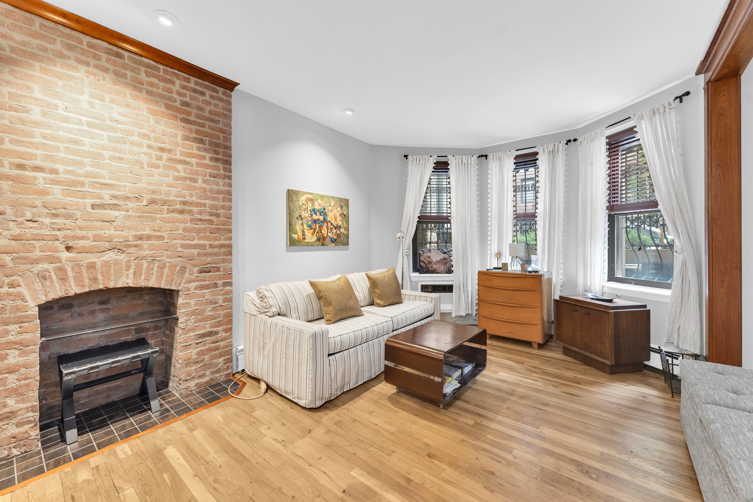 301 West 89th Street, Unit 2 Manhattan, NY 10024 - Photo 1 of 9