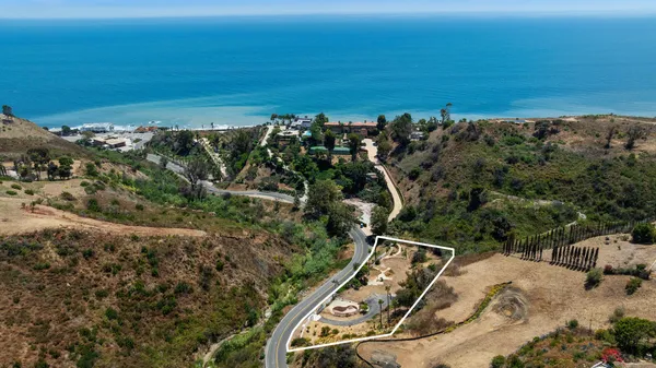 $2,000,000 | 3821 Carbon Canyon Road, Malibu, CA 90265