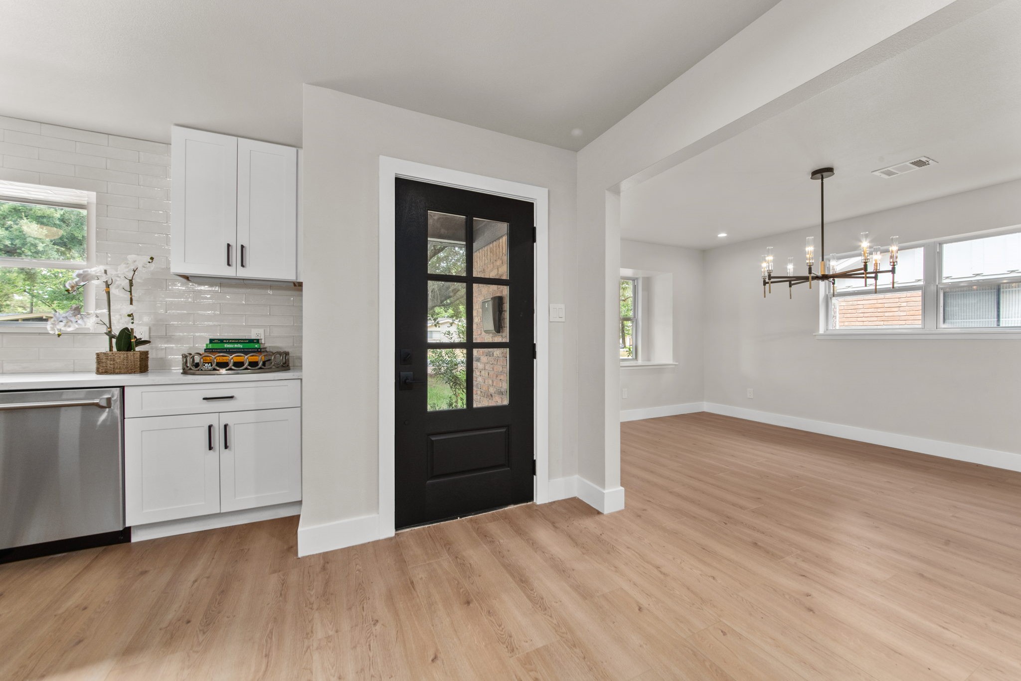 1707 Southwick Street Houston, TX 77080 - Photo 5 of 17