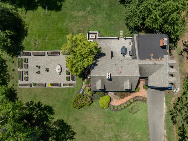 $1,200,000 | 730 North Stanwick Road, Moorestown, NJ 08057