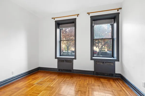 a view of empty room with window