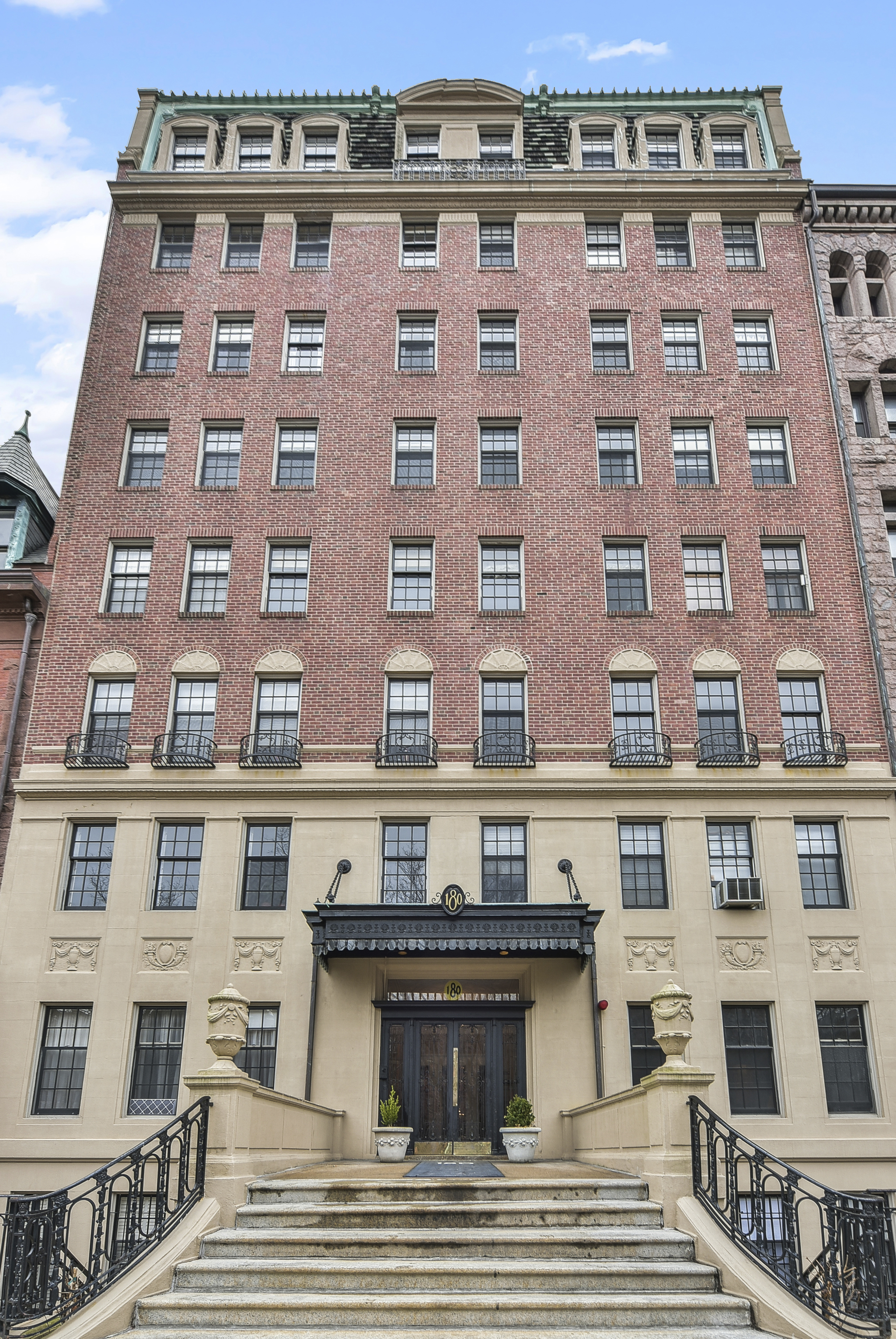180 Commonwealth Avenue, Unit 7 Boston, MA 02116 - Photo 12 of 13 Gallery Image 12