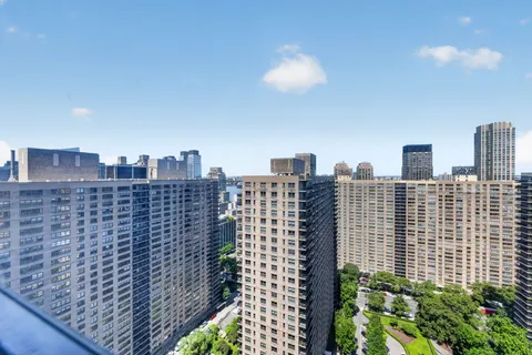 $675,000 | 160 West End Avenue, Unit 30M | Upper West Side