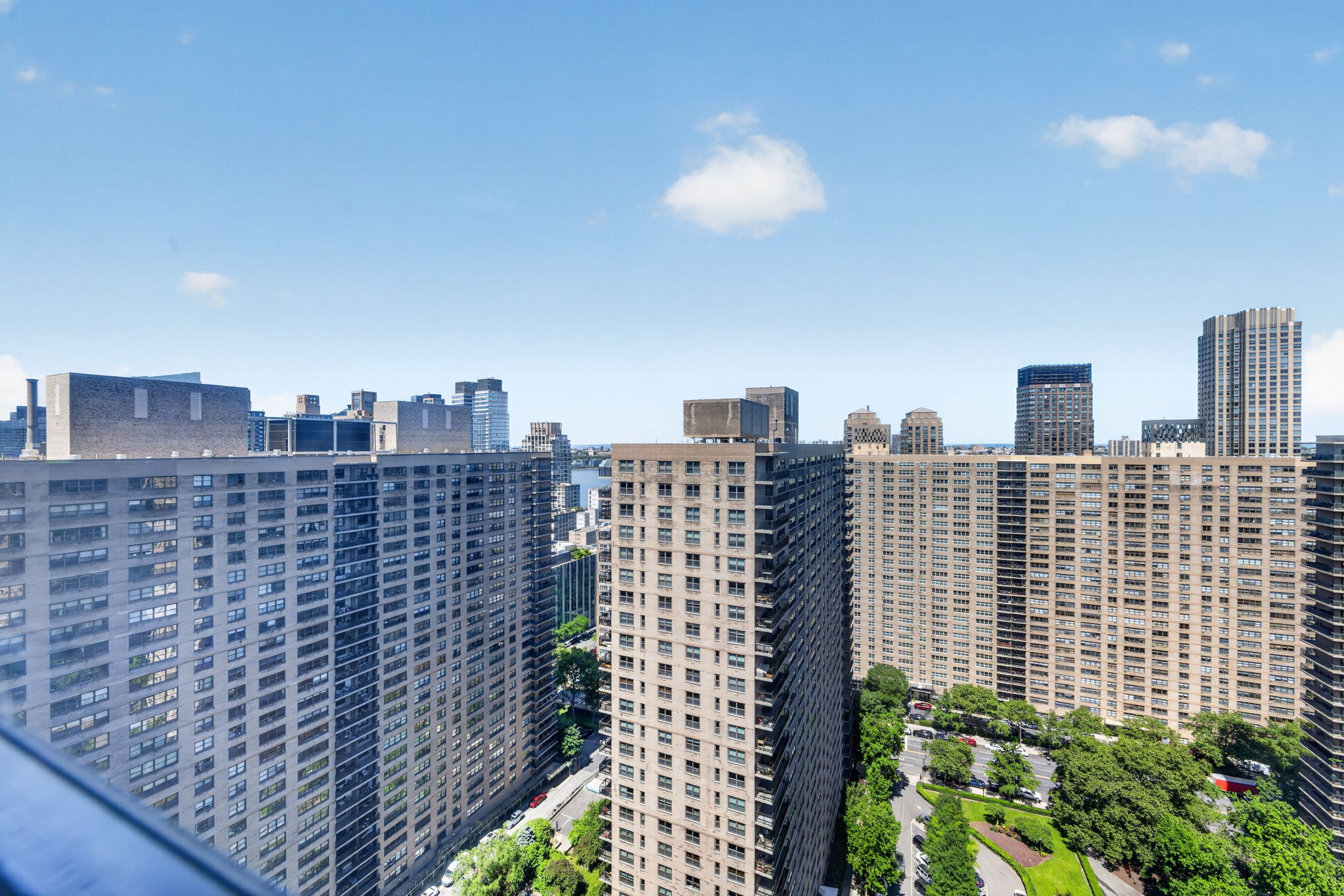 160 West End Avenue, Unit 30M Manhattan, NY 10023 - Photo 14 of 15