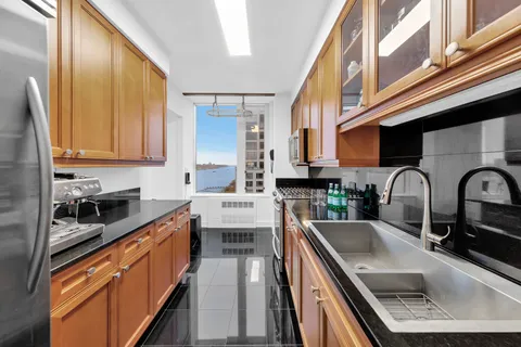 $2,625,000 | 220 Riverside Boulevard, Unit 30A | Upper West Side