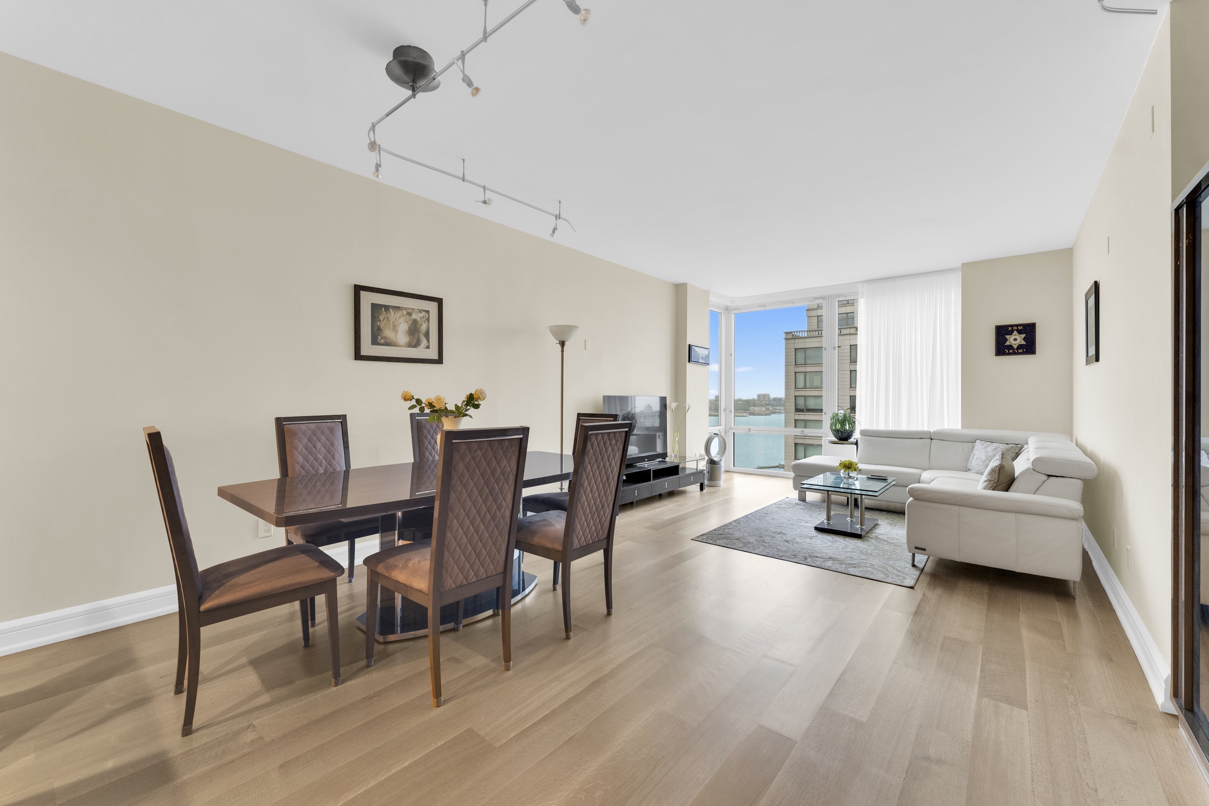 220 Riverside Boulevard, Unit 27B Manhattan, NY 10069 - Photo 2 of 20