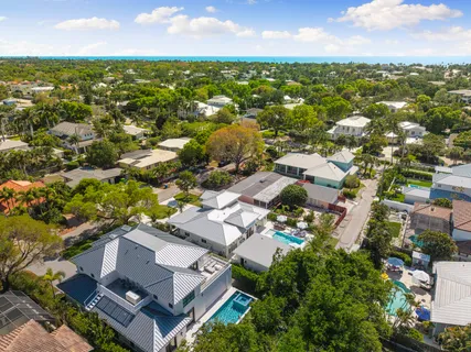 $5,900,000 | 757 Broad Court South, Naples, FL 34102
