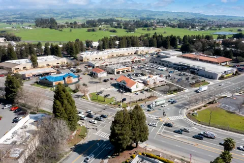 $2,490,000 | 5304 Old Redwood Highway North, Petaluma, CA 94954