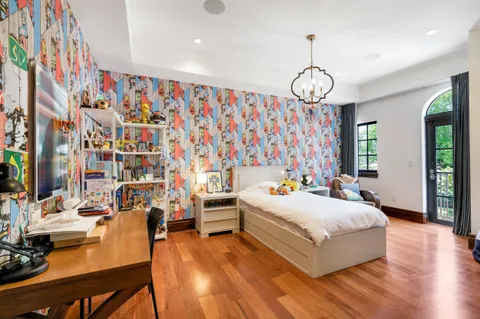 $8,200,000 | 6864 Southwest 68th Street, South Miami, FL 33143