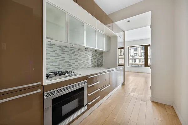 $3,850 | 75 Wall Street, Unit 24H | Financial District