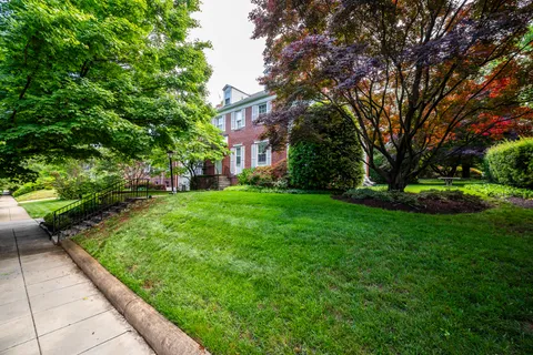 $2,000,000 | 4201 43rd Street Northwest, Washington, DC 20016